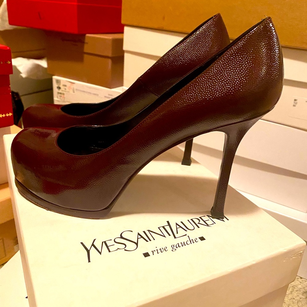 YSL Tribtoo Pumps in Burgundy patent leather